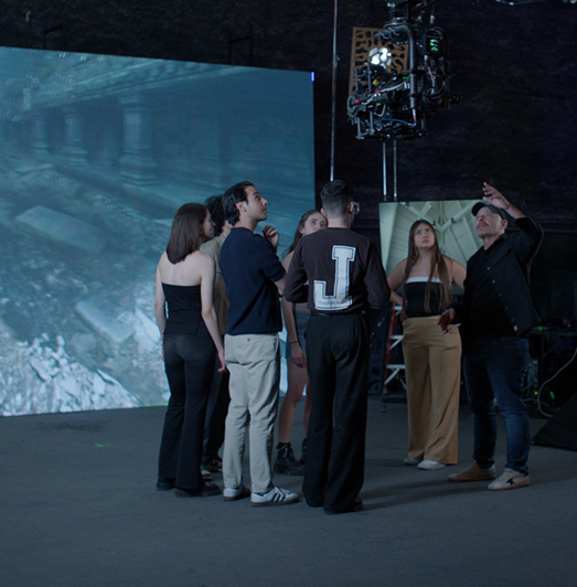 Estudiantes en set de filmación